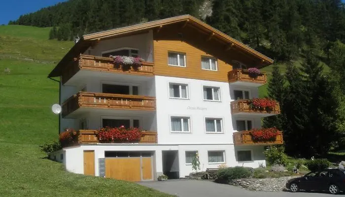 Chasa Mezpra/Stephan Jenal Nr. 1 - Ferienwohnung Fuer 2-4 Personen Compatsch photo