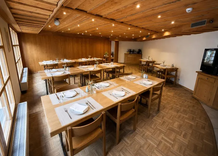 Alpine Hotel Reich Cazis photo